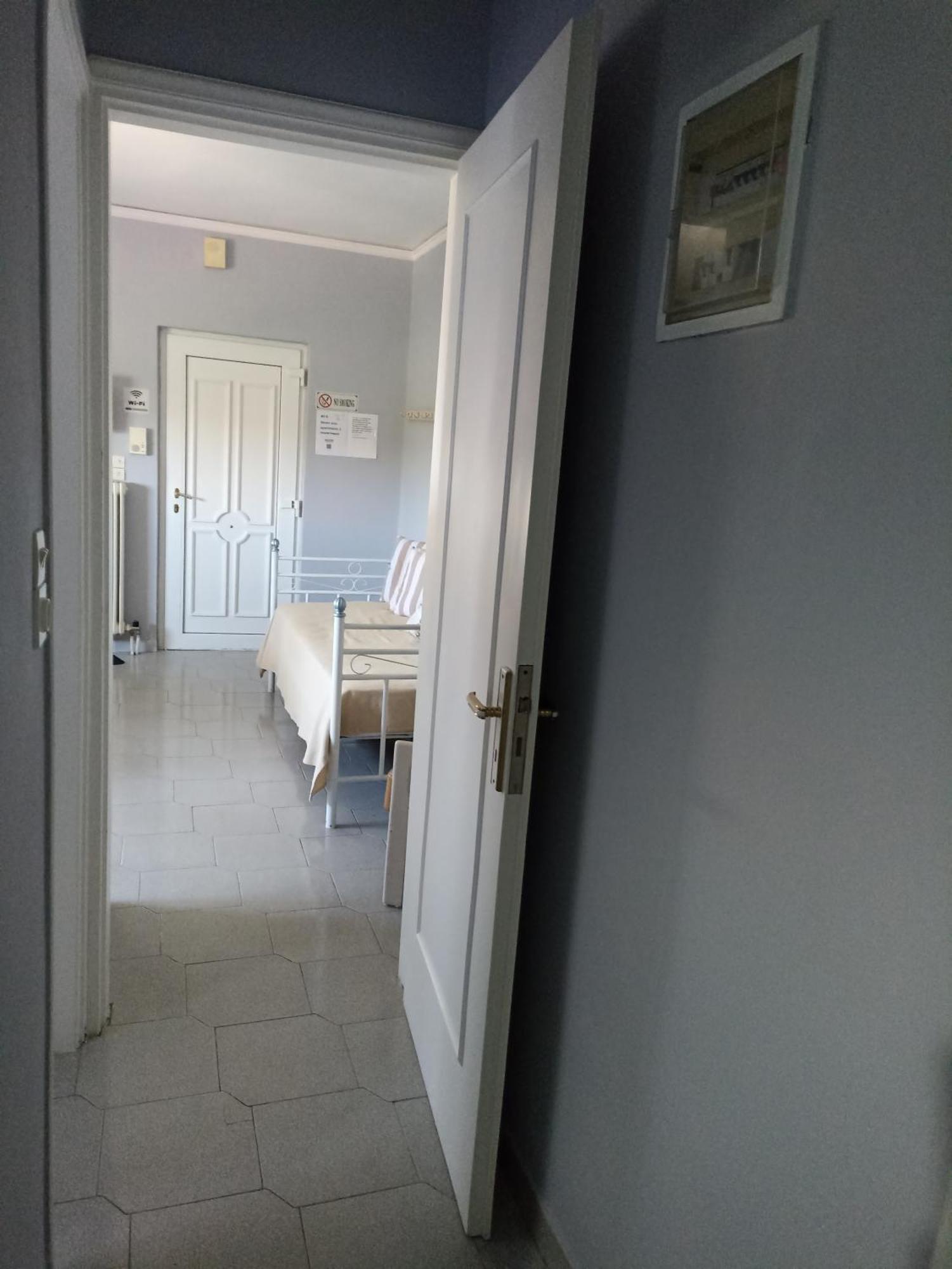 Seven Seas Apartments Артеміда Номер фото