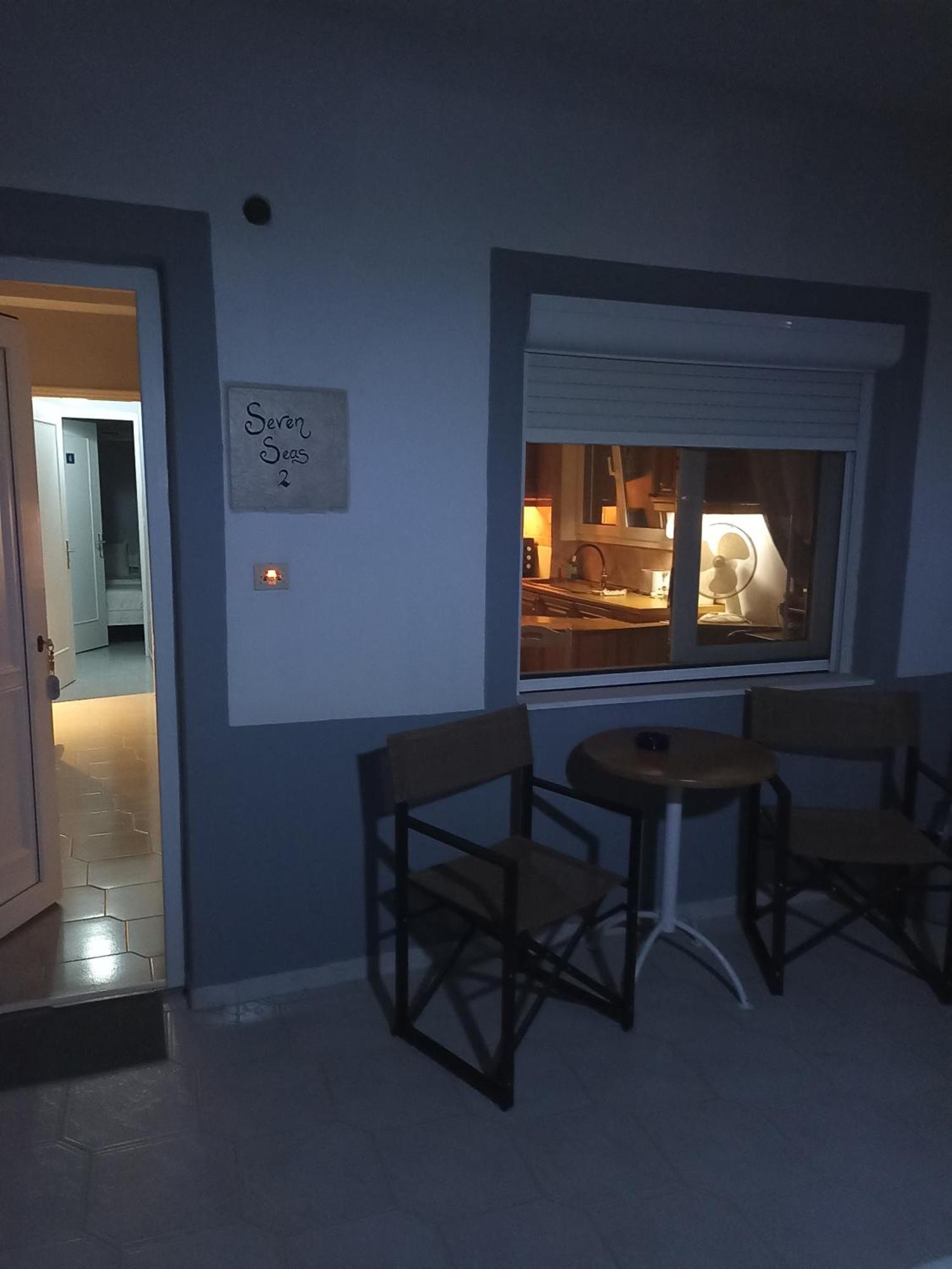 Seven Seas Apartments Артеміда Екстер'єр фото